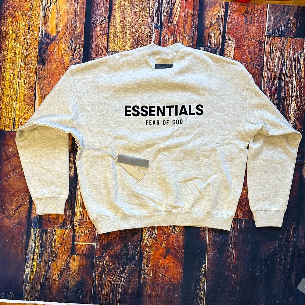 Fear of god essentials men sweater size large 100 Authentic